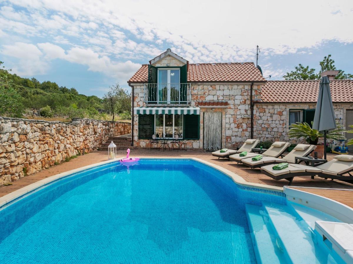 Chic Holiday Home In Marina With Private Swimming Pool Exterior foto